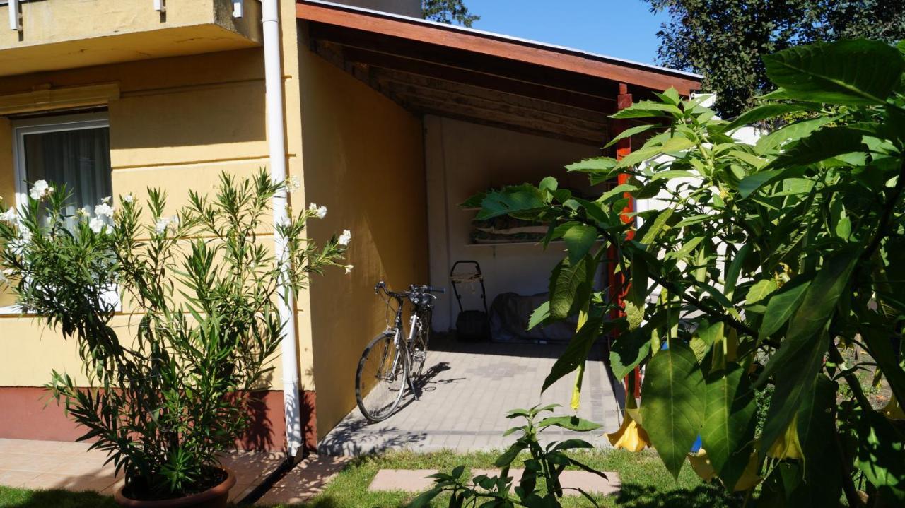 Akacia Apartment - Free Inside Parking, 2 Bedrooms, Garden, Next To Centre Будапешт Экстерьер фото